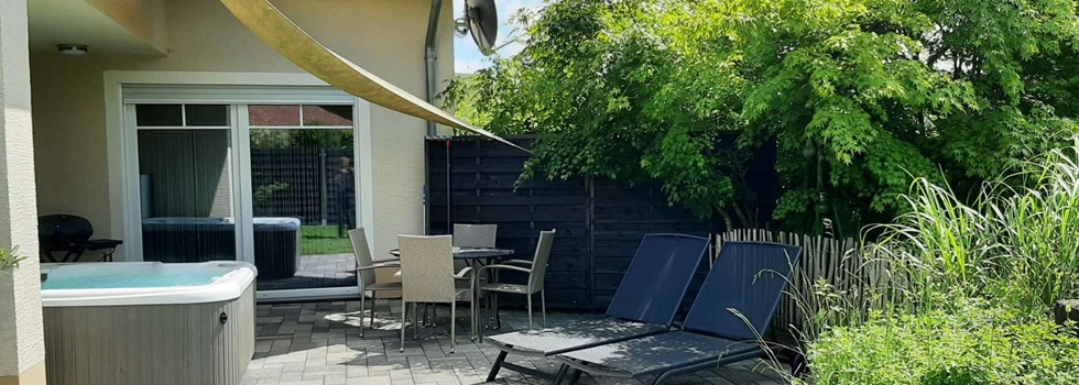 Terrasse mit Teisch